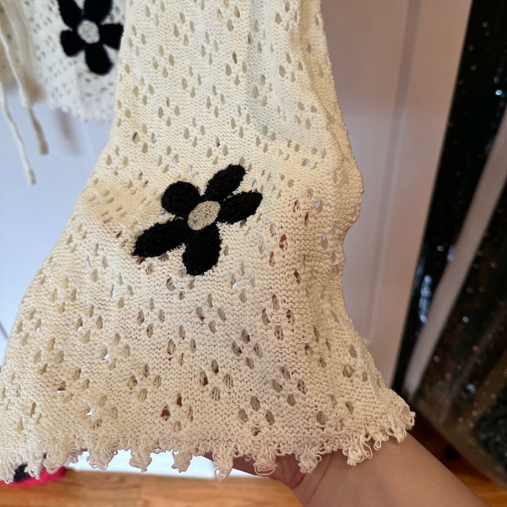 Cider Cream and Black Floral Knit Cardigan - Picture 4 of 7